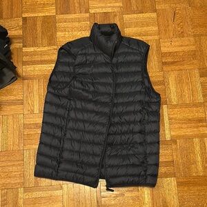 Uniqlo Black Quilted Vest with Stand-Up Collar